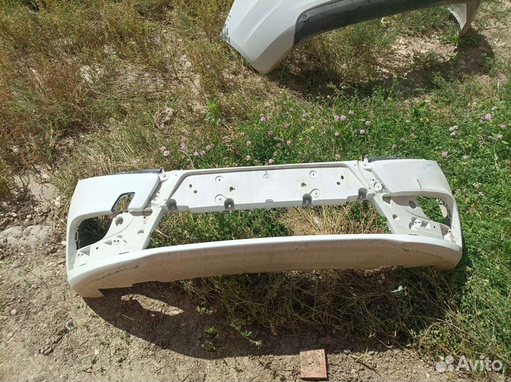 Бампера на Весту