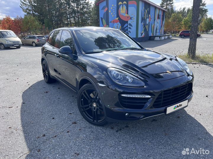 Porsche Cayenne Turbo, 2011