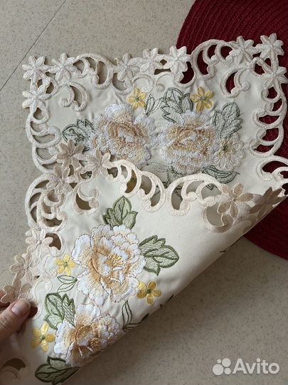 Салфетка на стол с вышивкой (4 шт)