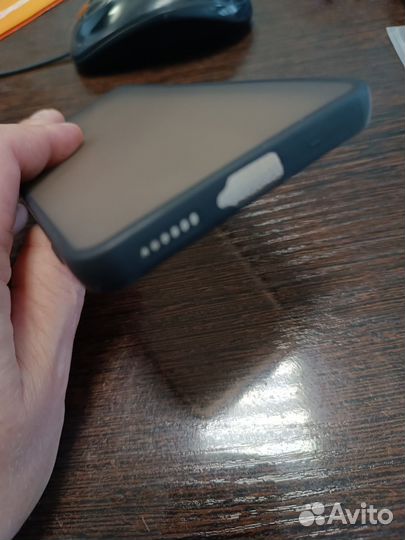 Защитный чехол на смартфон