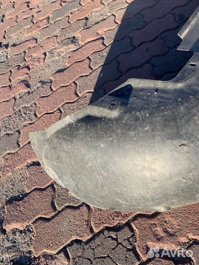 Подкрылок лев. зад. Porsche Cayenne