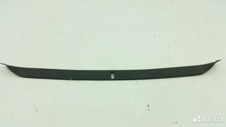 Накладка на замок багажника Toyota Mark Ii GX90