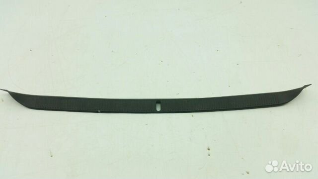 Накладка на замок багажника Toyota Mark Ii GX90