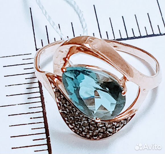 Золотое кольцо с топазом 585 проба