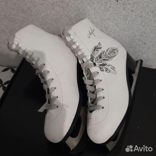 Коньки фигурные