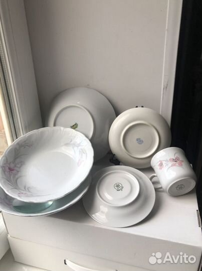 Посуда -СССР (блюдца,салатник, стопки)