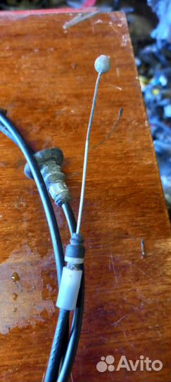 Трос открывания лючка бензобака Toyota Corolla 150