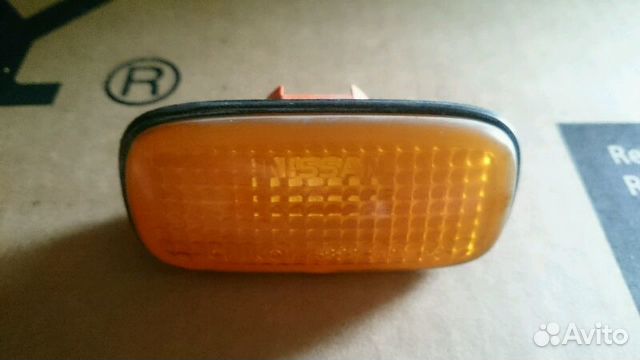Фонарь указателя поворота на крыле Nissan Cefiro A
