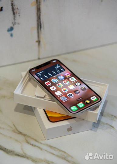 iPhone 12, 256 ГБ