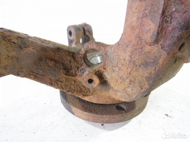 Кулак передний правый Citroen Berlingo M59