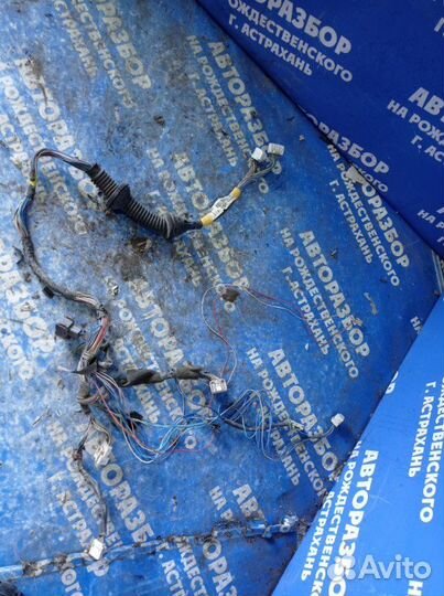 Проводка двери Toyota Avensis седан 2007