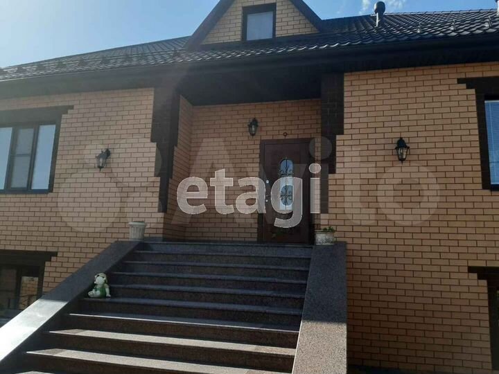 Дом 340 м² на участке 15 сот.