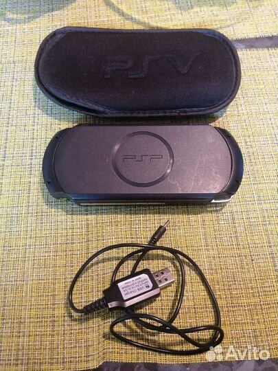 Sony PSP-E 1004 прошитая 70 игр