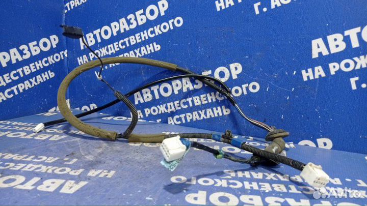 Проводка крышки багажника Toyota Yaris хэтчбек 2NZ