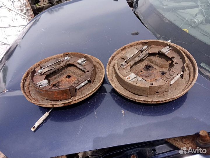 Щит опорный задний левый, правый Ford Fusion