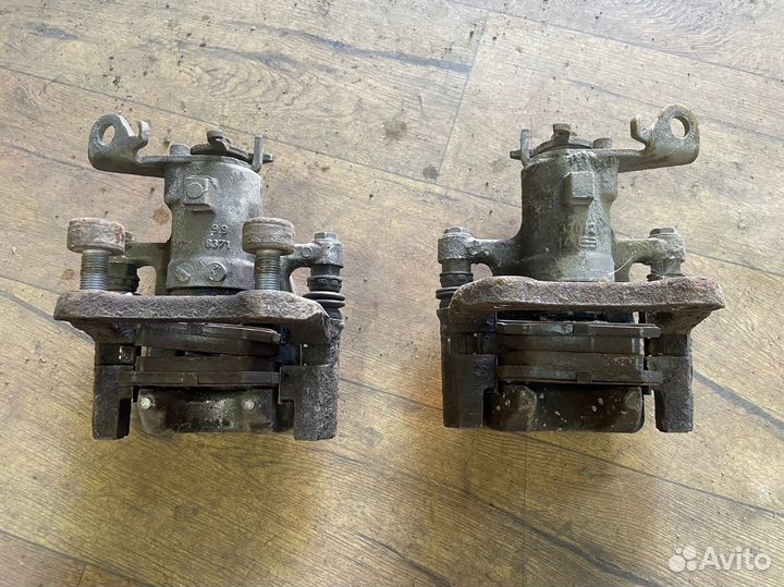 Суппорт задний правый/левый Renault Fluence