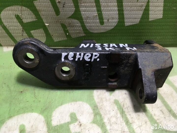 Кронштейн генератора Nissan Skyline PV36 VQ35HR