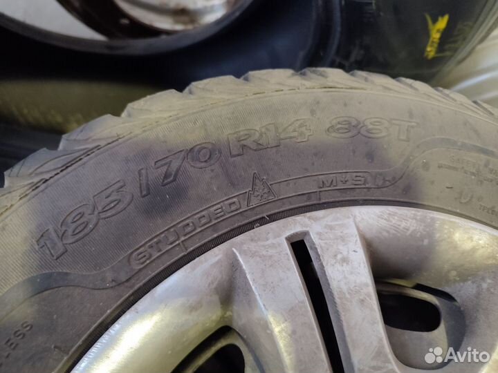 Sava Eskimo Stud 185/70 R14