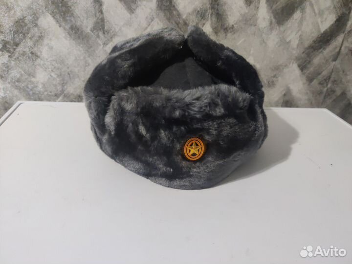 Мужская шапка офицерская