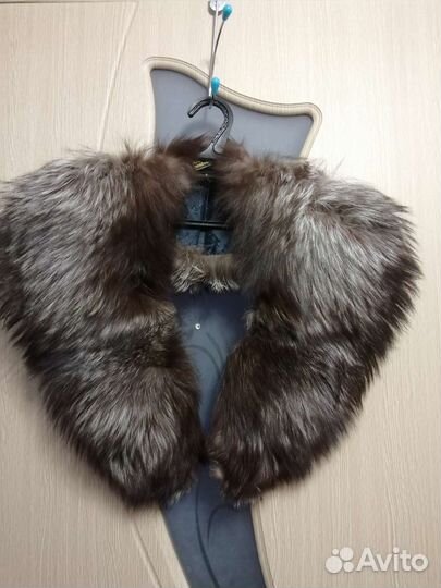 Меховой воротник чернобурка