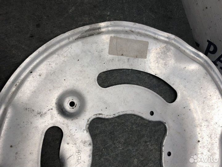 Щит диска передний левый Kia Stinger Gt