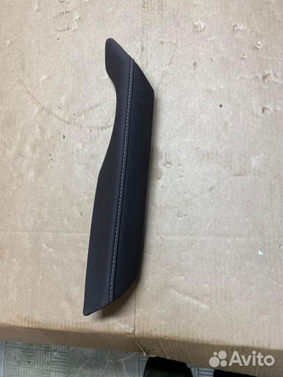 Подлокотник задний левый Toyota Fortuner 2