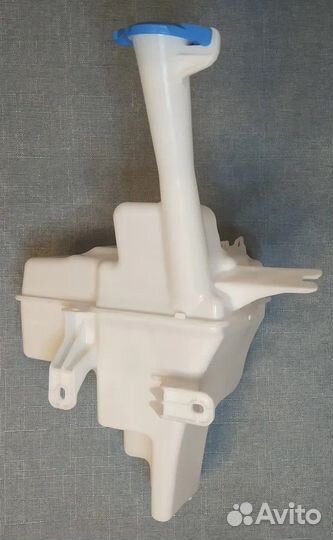 Бачок с насосом Hyundai Solaris