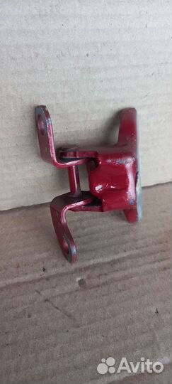 Петля зад.верх.правая Toyota Rav4 XA30