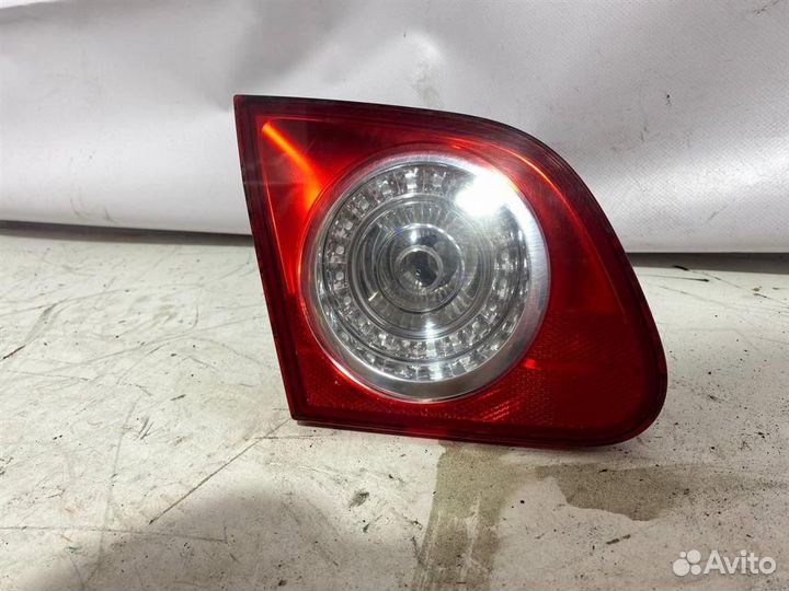 Фонарь задний внутренний левый VW Passat (B6) 200