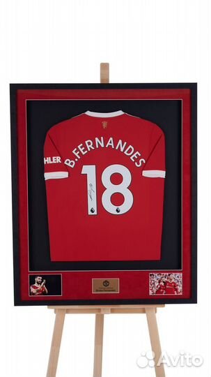 Футболка с афтографом Б. Фернандеш в багете