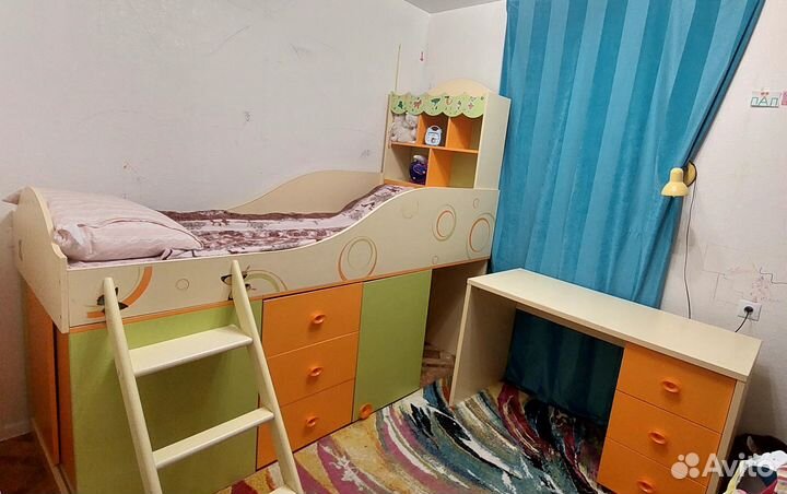 Кровать чердак со столом бу