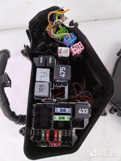 Крышка блока предохранителей ауди Q7 2005