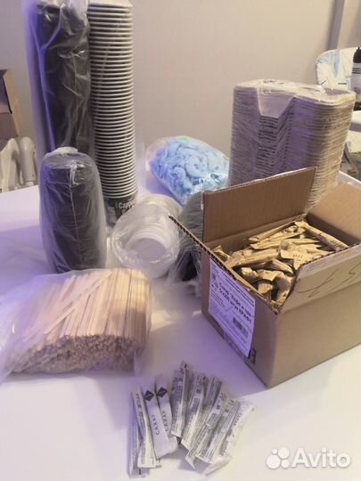 Одноразовые стаканы для кофе, крышки, подставки