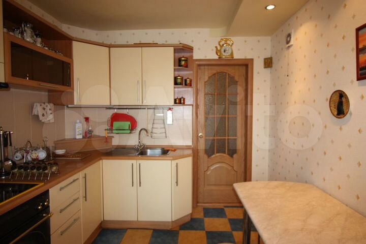 2-к. квартира, 62 м², 3/10 эт.