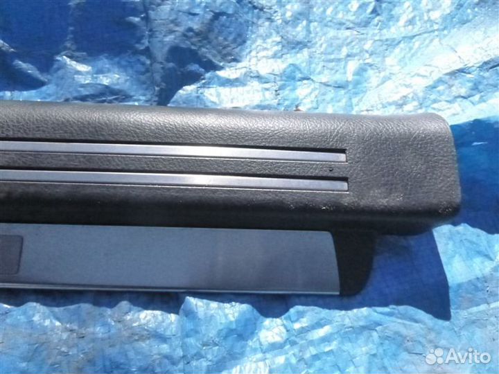 Накладка на порог салона передняя правая Lexus