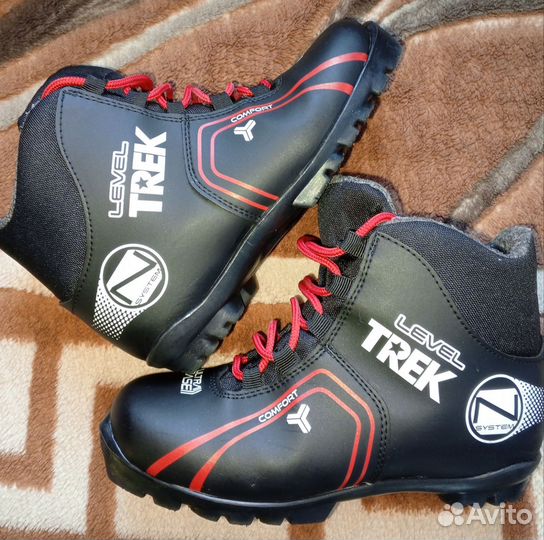 Лыжные ботинки