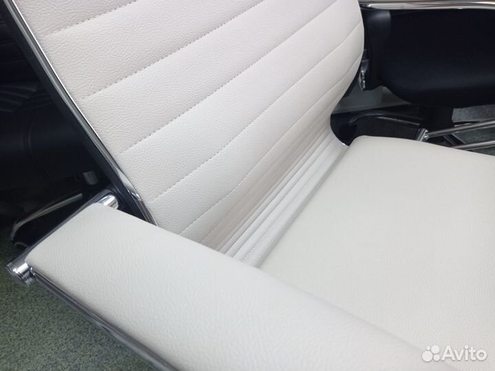 Кресло компьютерное бежевое metta надёжное