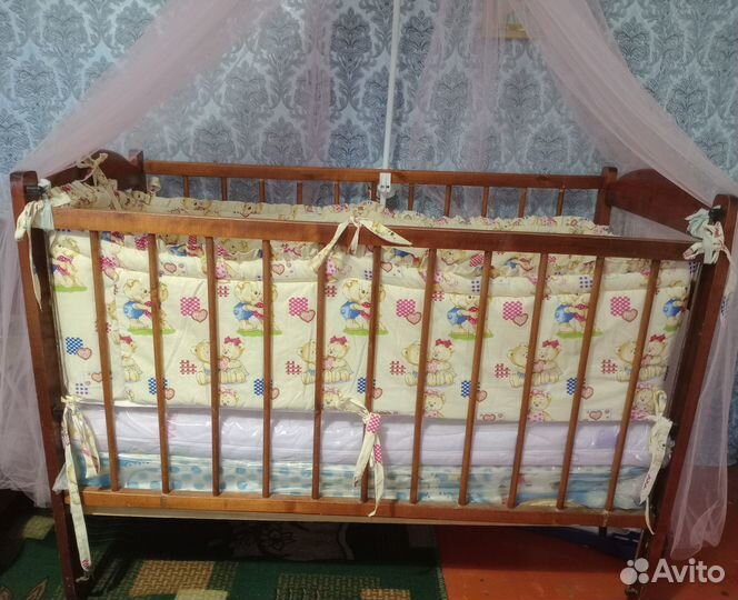 Детская кроватка
