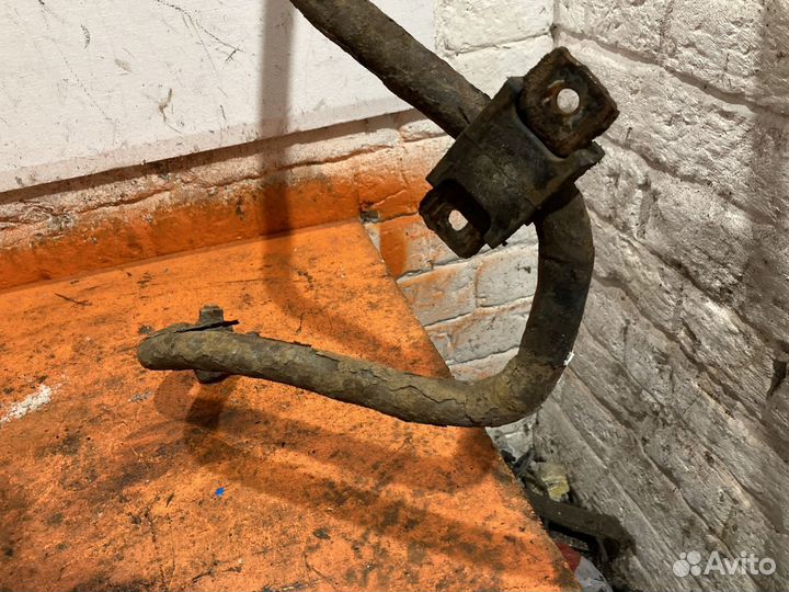 Стабилизатор задний Mitsubishi pajero/montero