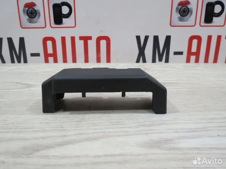 Крышка блока предохранителей Opel Astra J