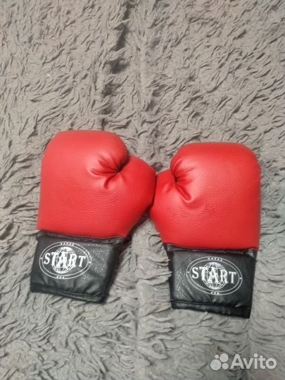 Шлем и перчатки