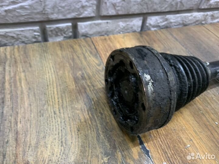 Volkswagen Jetta 5 Привод (Полуось) передняя левая