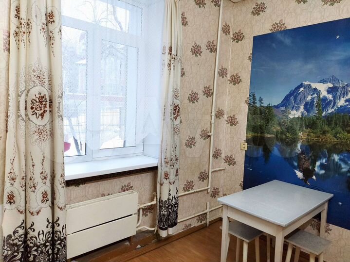 2-к. квартира, 56 м², 1/3 эт.