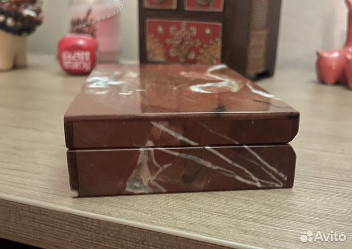 Шкатулка из натурального камня, яшма