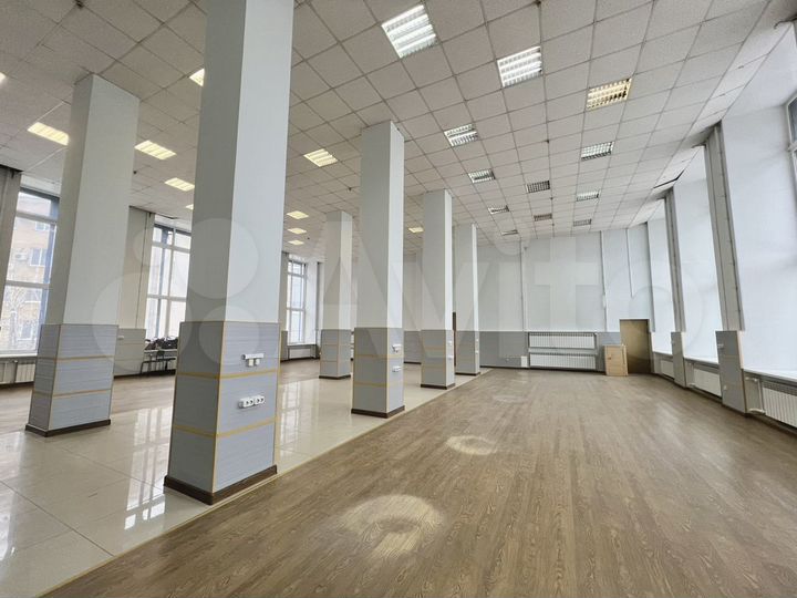 Свободного назначения, центр, 369 м²