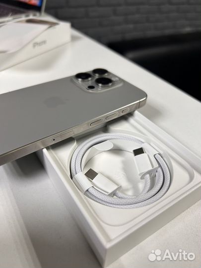 iPhone 15 Pro, 256 ГБ
