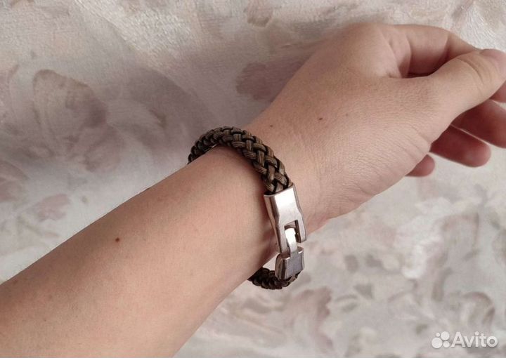 Кожаный браслет плетеный