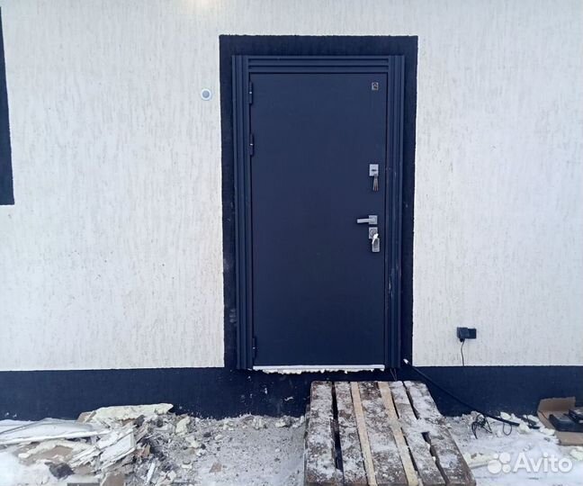 Входная дверь уличная