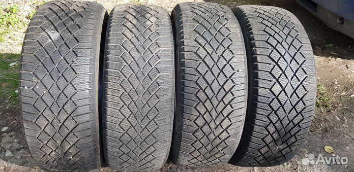 Continental ContiVikingContact 7 215/55 R17