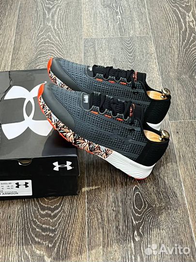 Under armour : будь В тренде